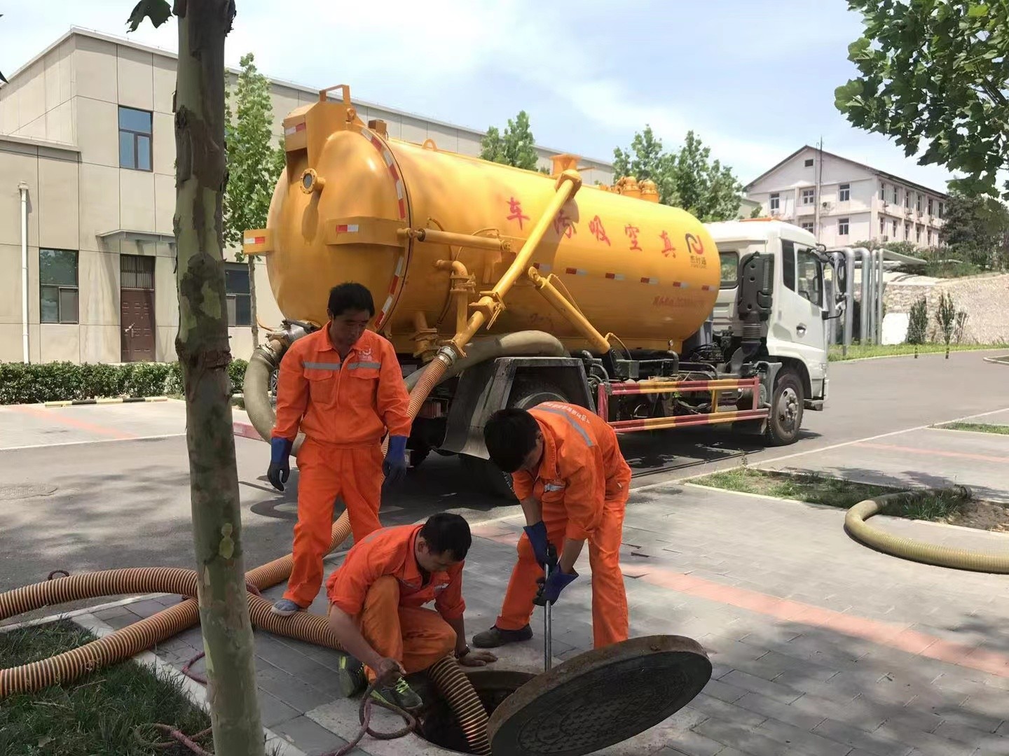 缙云化粪池清理与5-8吨吸粪车施工效率分析